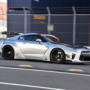 NISSAN GT-R R35