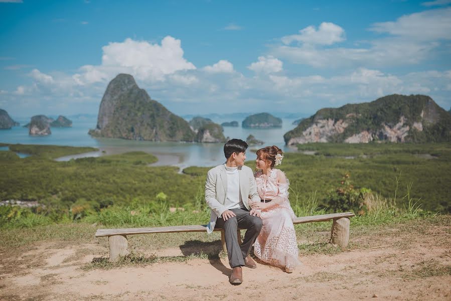 Fotografo di matrimoni Opas Buncharn (munrakwedding). Foto del 7 settembre 2020