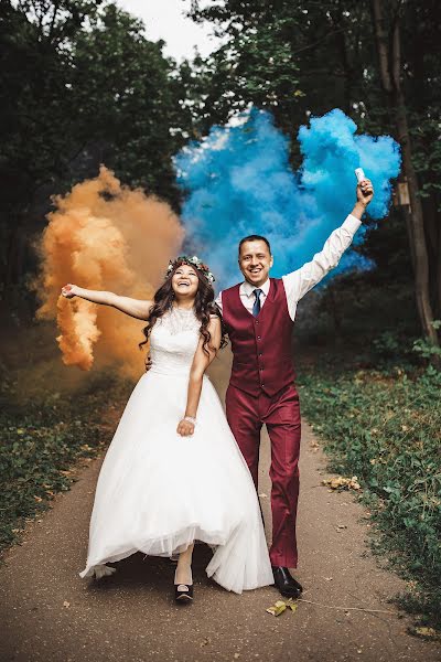 Fotógrafo de casamento Damir Absalyamov (damir02). Foto de 29 de julho 2019