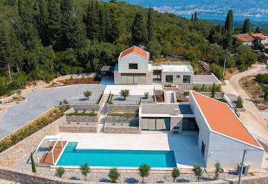 Villa with garden and terrace 2