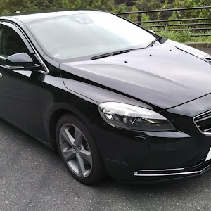 V40