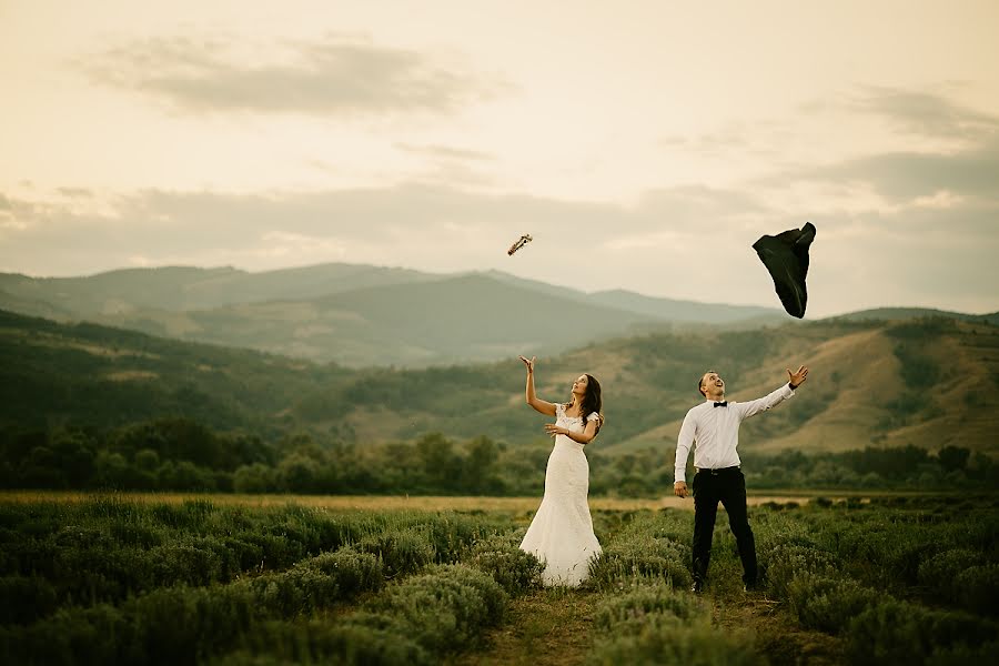 Fotografo di matrimoni Mihai Ruja (mrvisuals). Foto del 18 gennaio 2017