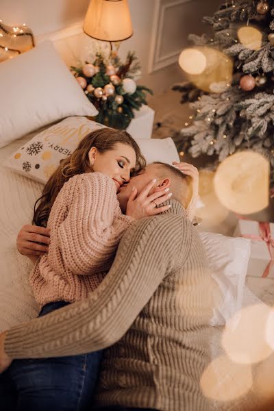 Wedding photographer Anastasiya Ponomarenko (staseyrozen). Photo of 17 January 2020