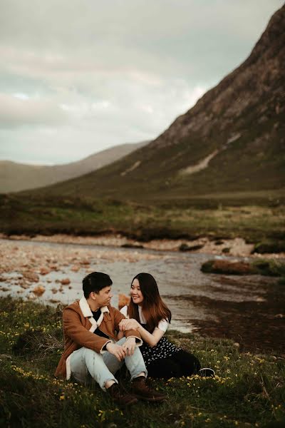 Fotógrafo de casamento Karoline James-Griffiths (regenweibchen). Foto de 25 de junho 2021