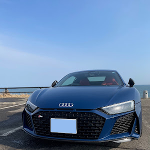 R8 クーペ R8 クーペ 4S型 4SDMWF