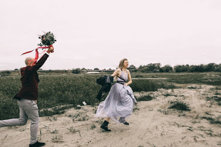 Fotógrafo de casamento Viktoriya Carkova (vikatsarkova). Foto de 17 de novembro 2017