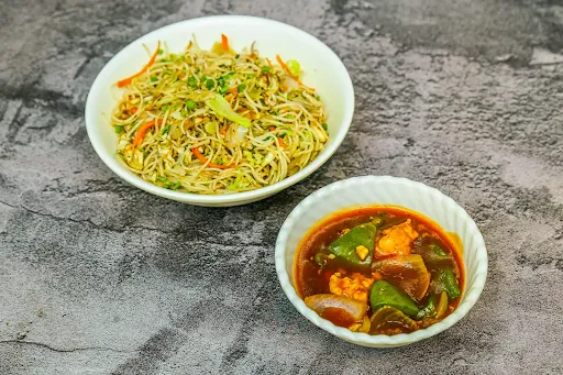 Egg Chicken Chowmein + Chilli Chicken [2 Pieces]