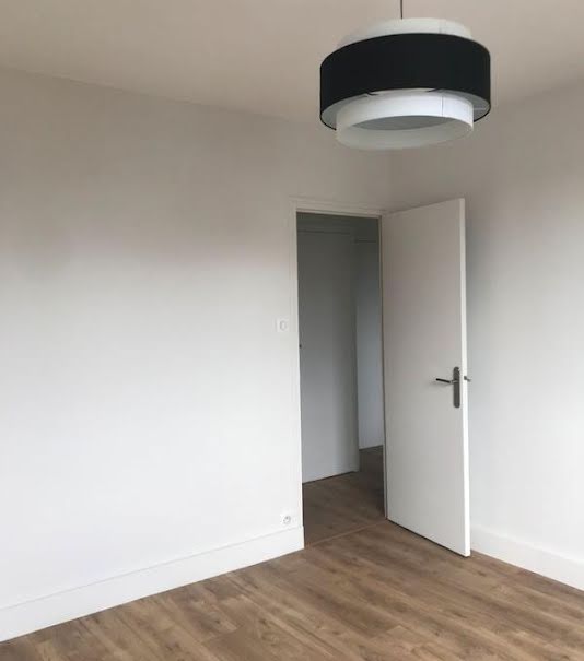 Location  appartement 2 pièces 27 m² à Valence (26000), 590 €