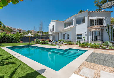 Villa with pool and terrace 4