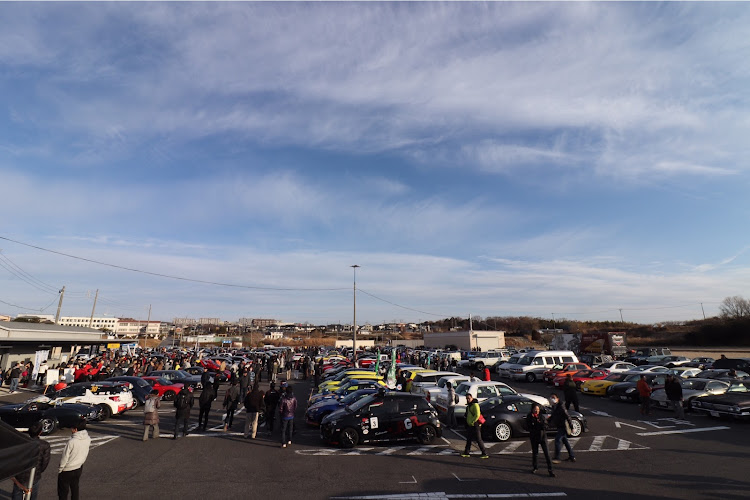 WRX STIのオートプラネット名古屋 〜Cars&Coffee〜・異常な混み具合・やっぱり会えない方多数・寒いのにみんな元気だw・でも先生が居ないのは寂しいに関するカスタム事例の投稿画像2枚目
