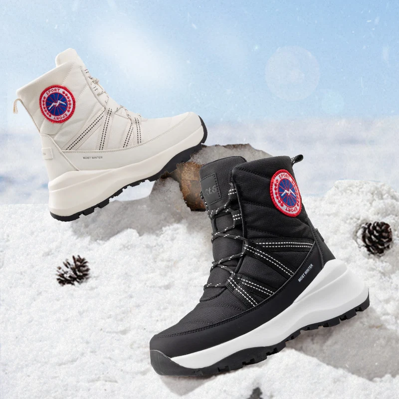 Botas de nieve para mujer con forro polar, cortas y gruesas, ideales para mantener los pies cálidos y cómodos en invierno.