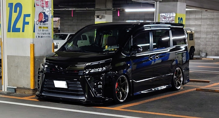 ヴォクシーの生足はムラムラするらしい・チームGlanz・JVR Drive・減衰力調整に関するカスタム事例の投稿画像5枚目