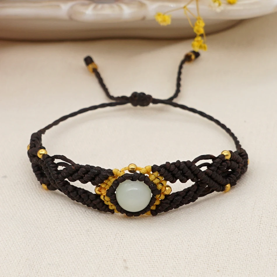 Pulseira vintage em corda de cera com estilo étnico. Um acessório charmoso e estiloso para complementar seu visual com elegância e personalidade.