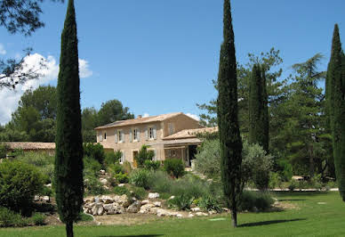 Villa avec piscine et jardin 11