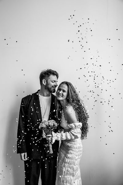 Wedding photographer Elina Larchenkova (okeyelina). Photo of 1 October 2023