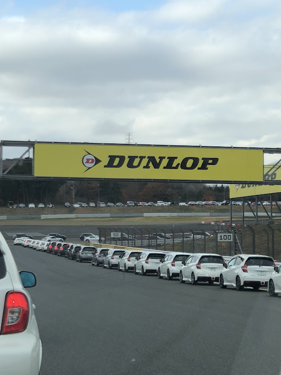 マーチのニスモフェスティバル・パレードラン・富士スピードウェイ・関東遠征・頑張れ日産に関するカスタム事例の投稿画像6枚目