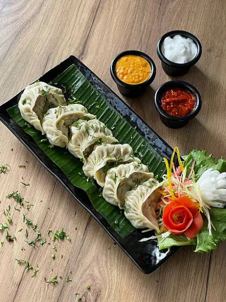 Chicken Steamed Momos (6 Pcs)