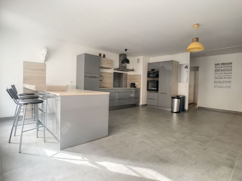 Location  appartement 3 pièces 72 m² à Lille (59000), 1 291 €