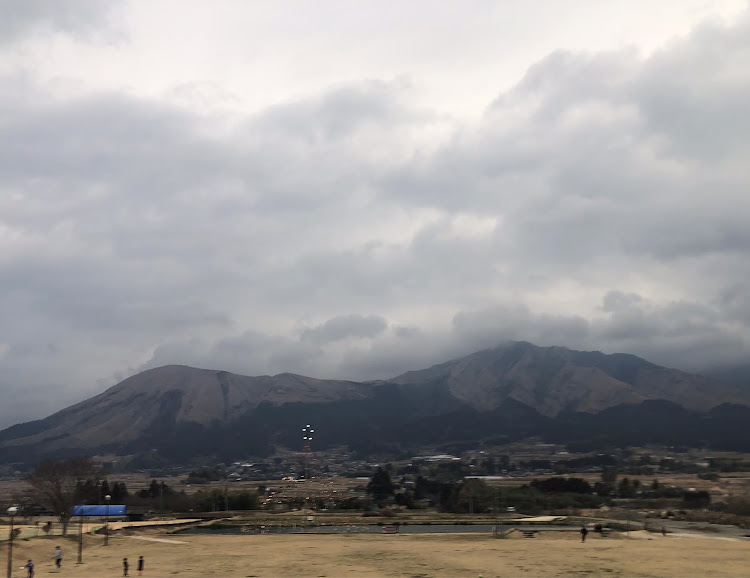 クマクマ１７６５さんが投稿した阿蘇山ドライブ・草千里展望所・米塚・くじゅう連山・俵山展望台に関するカスタム事例の投稿画像25枚目