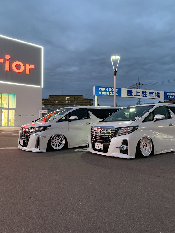 アルファードの30アルファード・aspectlowness・エアサス・純ベタ・白ホイ族に関するカスタム事例の投稿画像3枚目