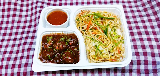 Veg Manchurian Gravy With Veg Noodles