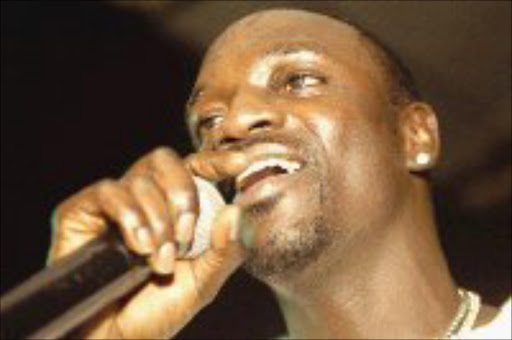 Akon during his performance at the Bart centre in Durban 29/12/2005 Pic. Thembinkosi Dwayisa. © Sunday Times.