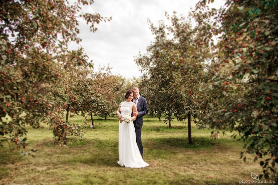 Fotógrafo de casamento Yuliya Medvedeva (photobond). Foto de 25 de janeiro 2018