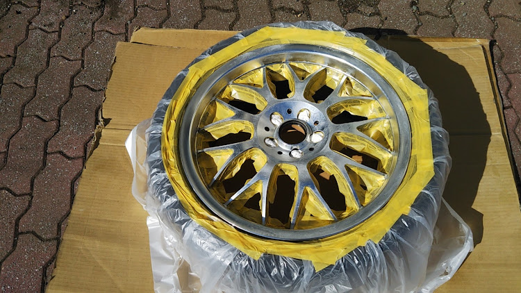 レガシィツーリングワゴンのBP5・中古ホイール補修・ラッピング・塗装・ポリッシュに関するカスタム事例の投稿画像5枚目