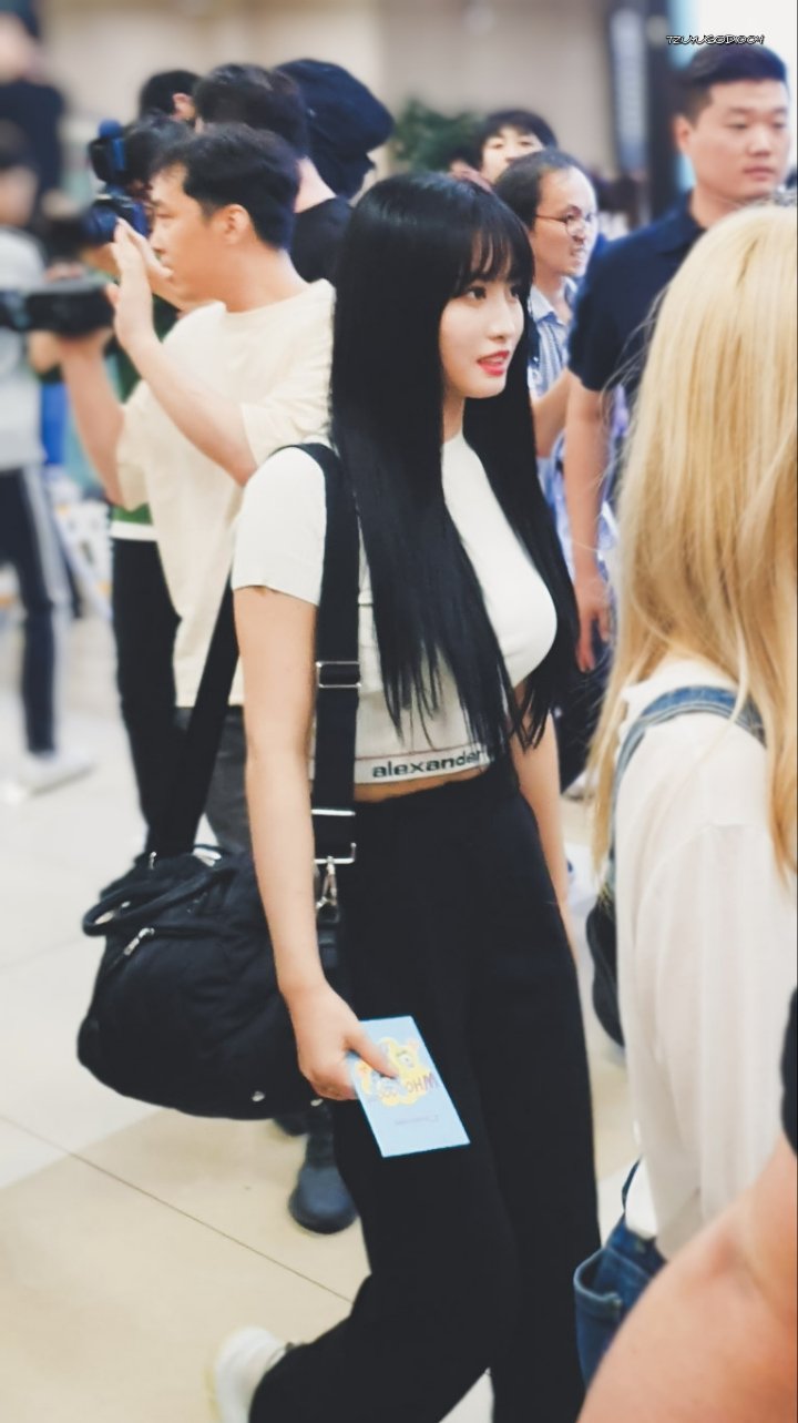 10 Times Twice Momo S Casual Fashion Was A Perfect Fit For Summer Weather Koreaboo