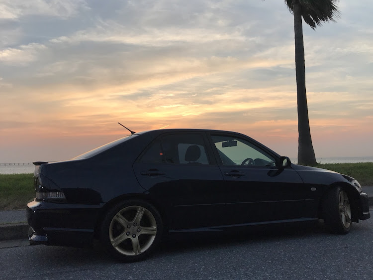 アルテッツァのドライブ・千葉フォルニア・夕暮れに関するカスタム事例の投稿画像2枚目