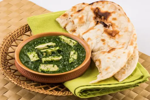 Palak Paneer With Garlic Naan (2 Pcs)