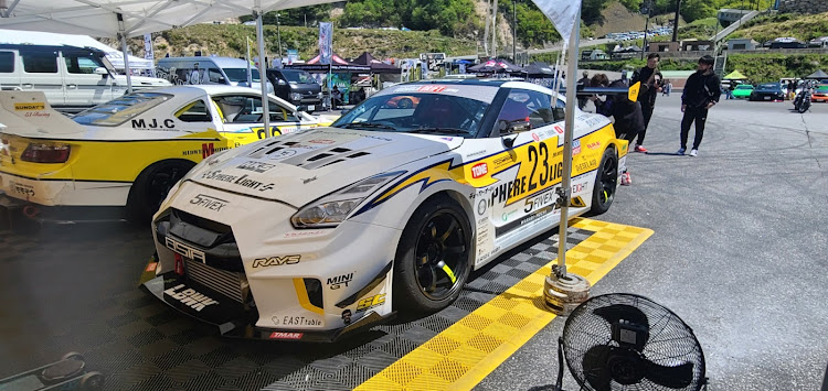 🤣ボンビ～🤣さんが投稿した奥伊吹・LB★WORKS・超高級車・いつかは、、、に関するカスタム事例の投稿画像1枚目