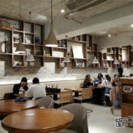 貳樓餐廳 Second Floor Cafe(南港車站店)