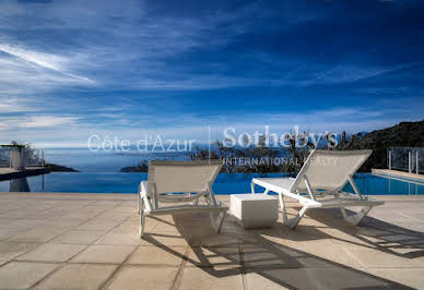 Maison avec piscine et terrasse 3