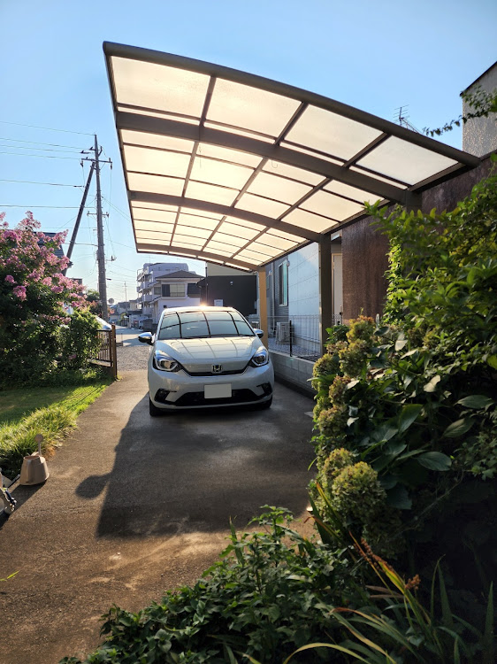 フィットの自宅の駐車場・武蔵野フーズ所沢工場・燃料計のめもりが1つ減っていた。・エネオスエネジェット所沢に関するカスタム事例の投稿画像1枚目