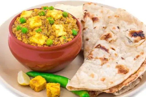 Matar Paneer [300 Ml] + 2 Tandoori Roti