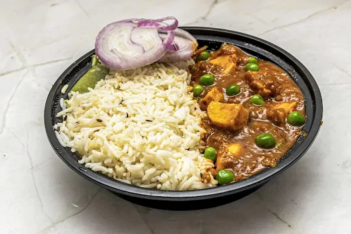 Mom's Style Aloo Matar Rice Bowl