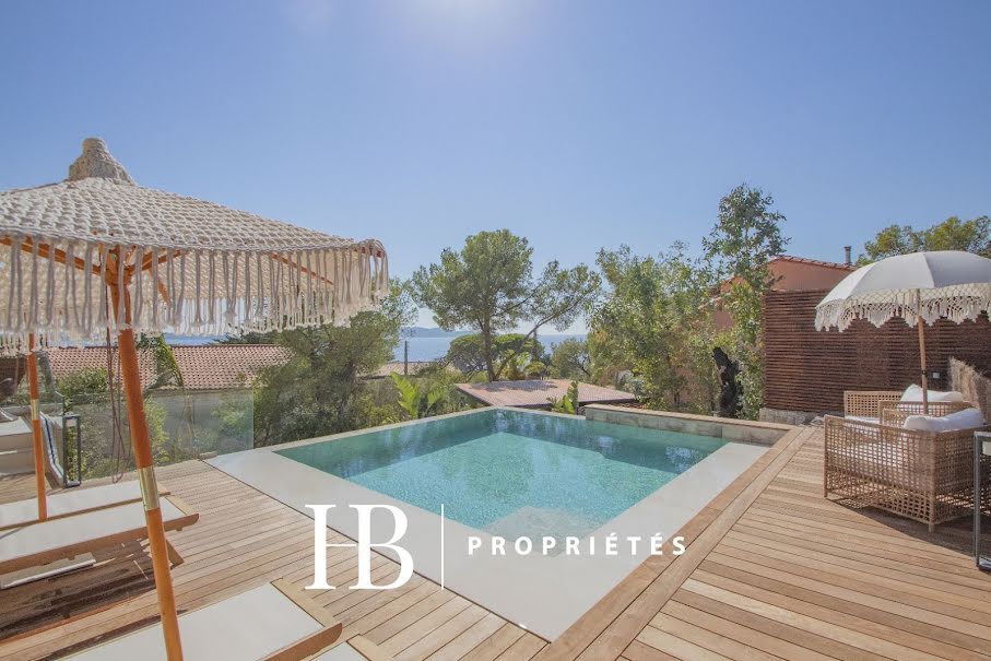 Vente villa 6 pièces 200 m² à Hyeres (83400), 2 795 000 €