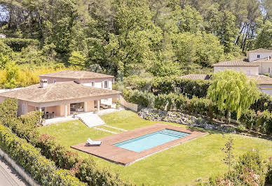 Villa avec piscine et jardin 2