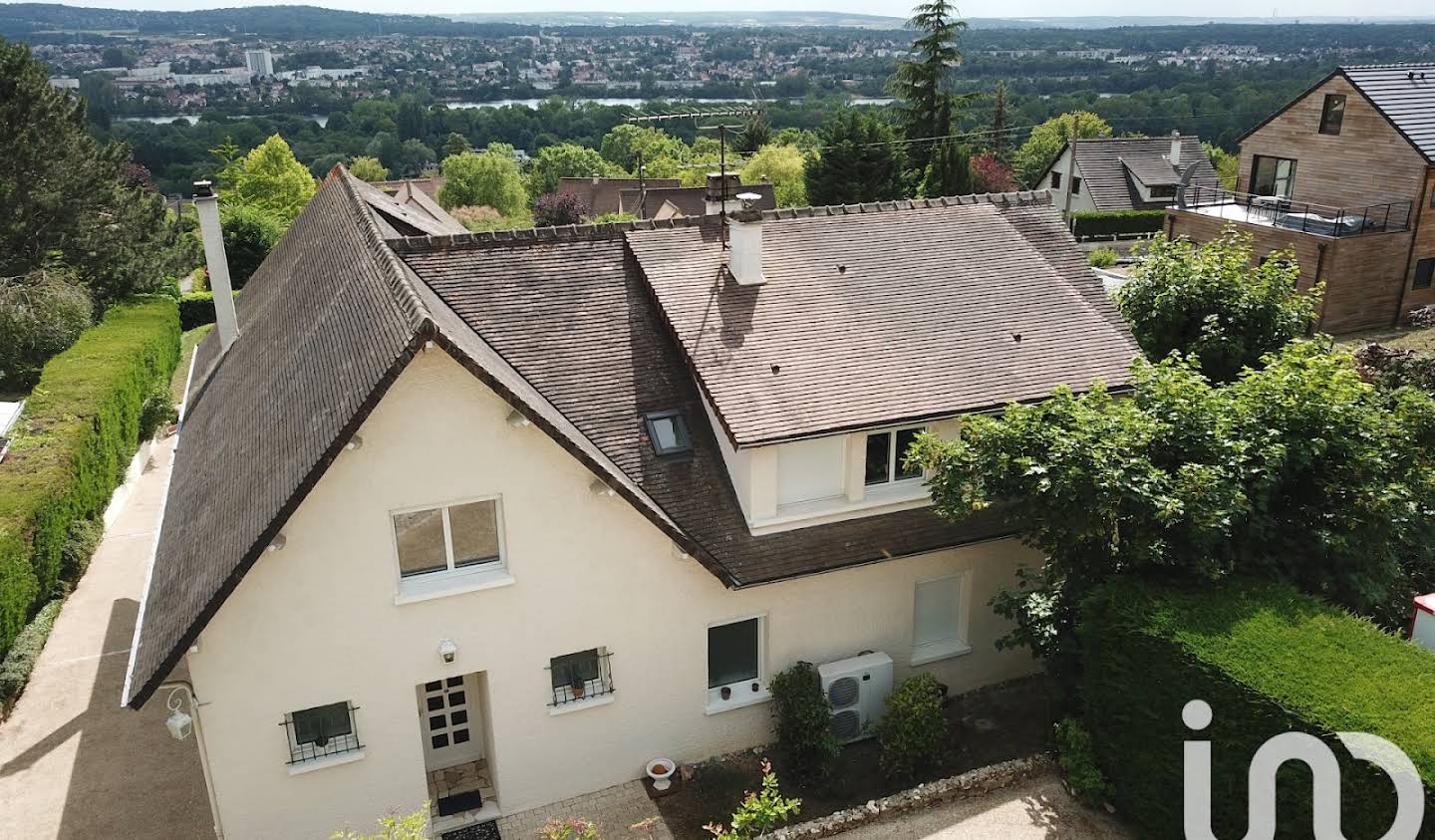 House with pool and terrace Triel-sur-Seine