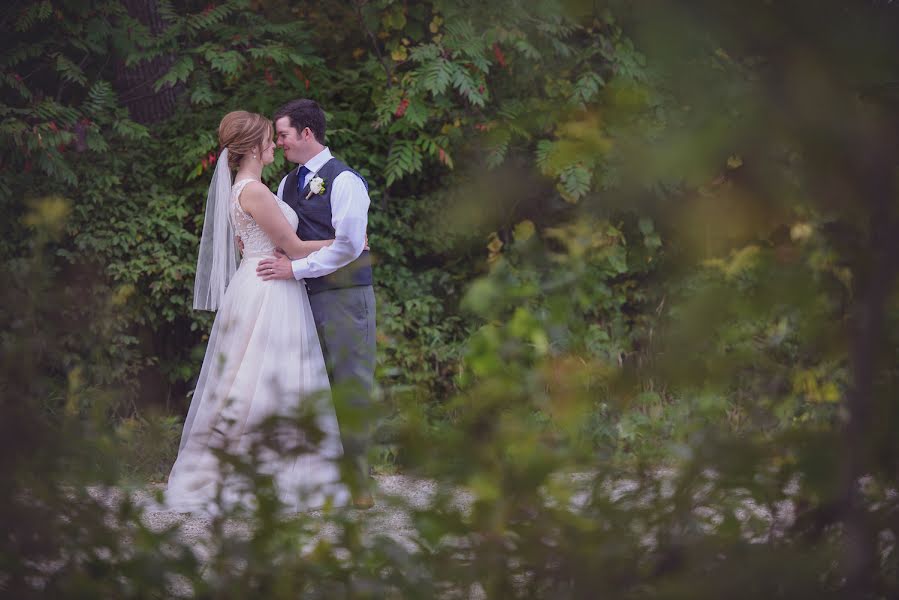 婚礼摄影师Joshua Becker（joshuabecker）。2019 9月8日的照片