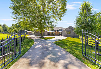 House with pool 5