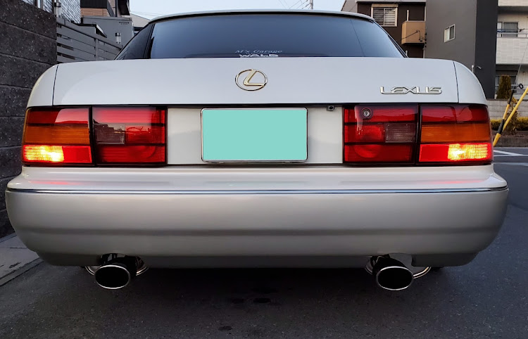 セルシオのエムズガレージ・ノブレッセ・LS400テールに関するカスタム事例の投稿画像1枚目