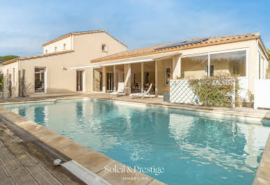 Maison avec piscine et terrasse 20