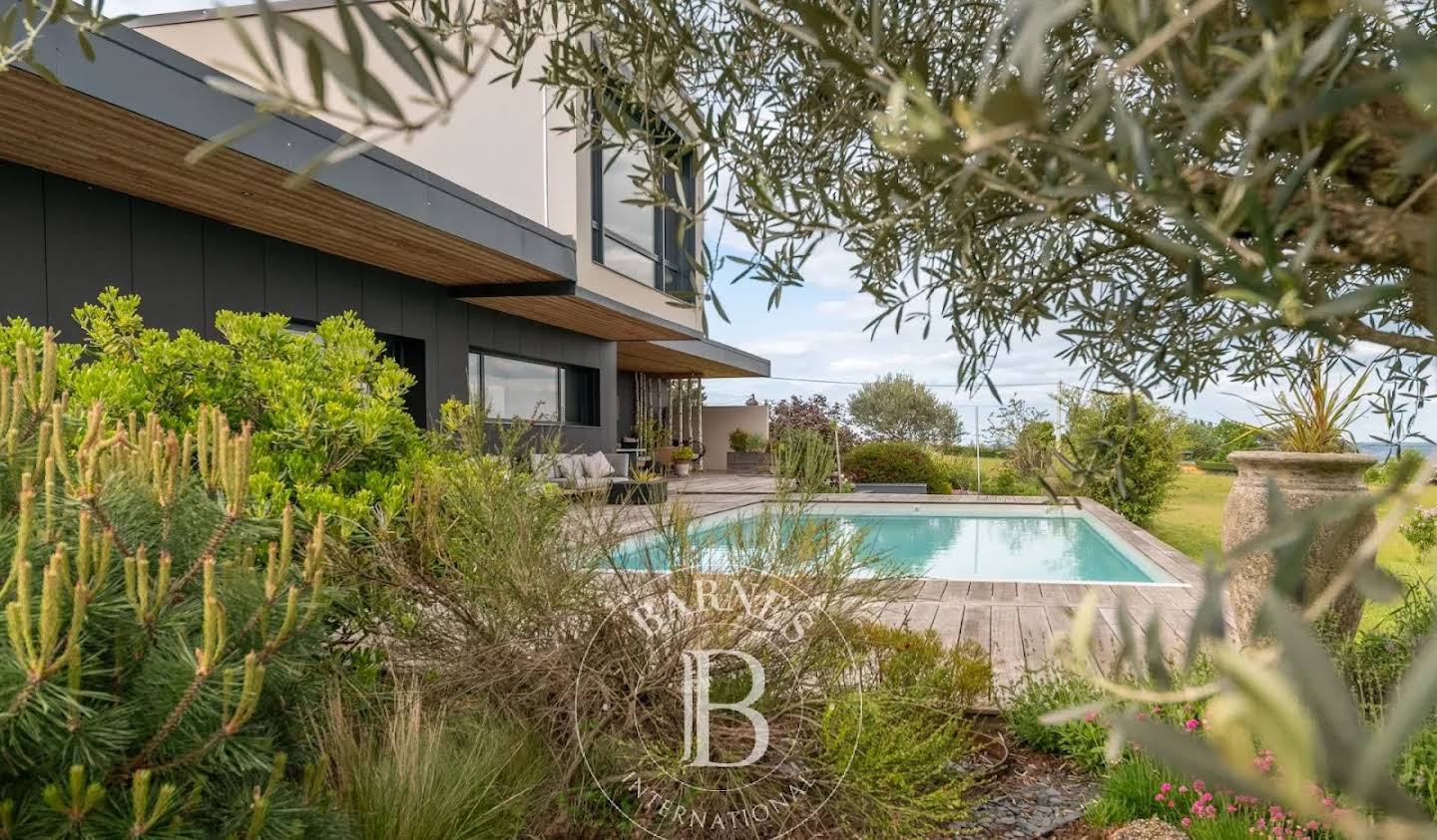 Maison avec piscine et jardin Morancé