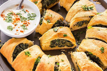 Mushroom Spinach Ricotta Crescent Ring