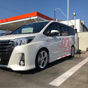 ノア ZRR80W