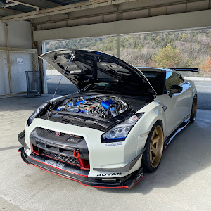 NISSAN GT-R