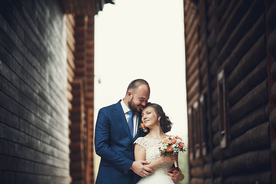 Fotografo di matrimoni Artem Bogdanov (artbog). Foto del 11 ottobre 2016