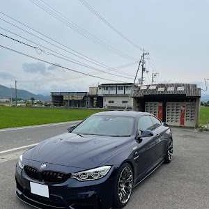 M4 クーペ F82